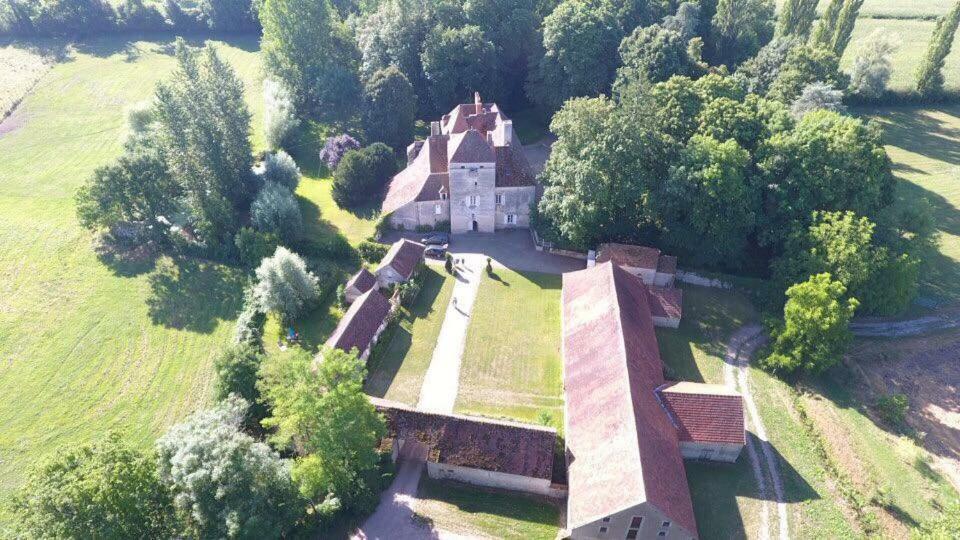 Chateau De Vesset Panzió Tréteau Kültér fotó